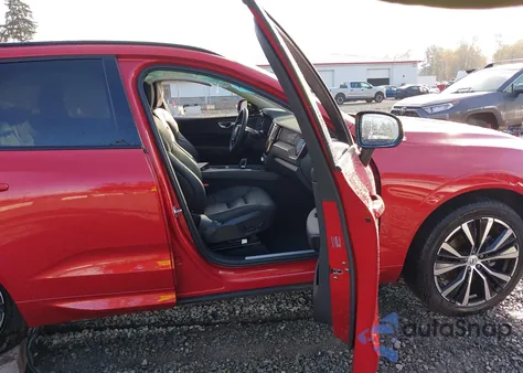 2024 Volvo Xc60 B5 Plus Dark Theme из США, поврежденный, VIN YV4L12RL0R1762204